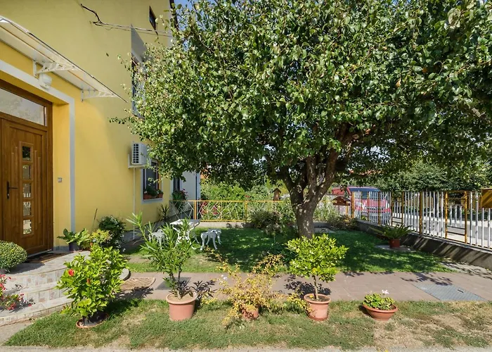 Katica Casa de Férias Balatonszarszo